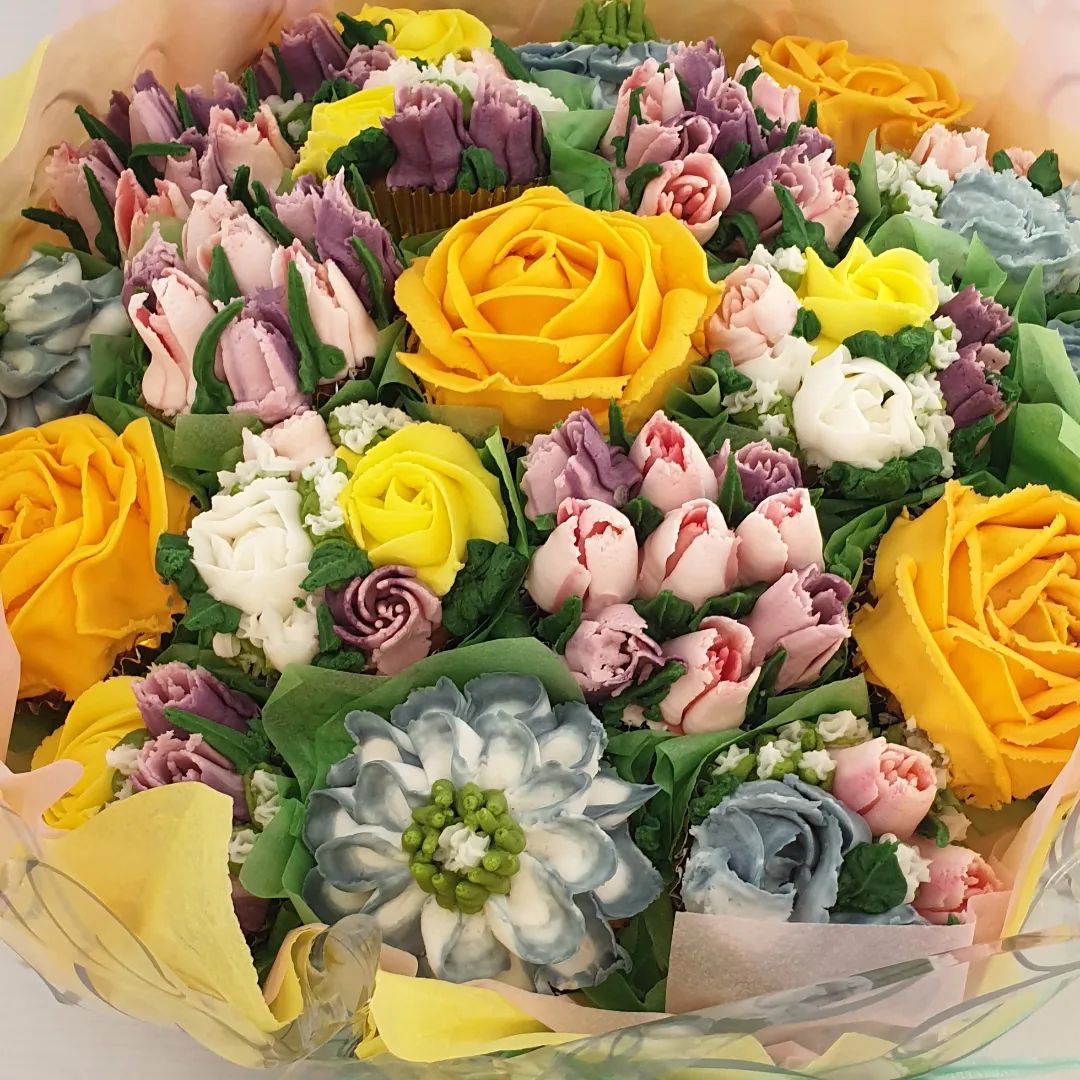 Sugar Models and Flowers 44