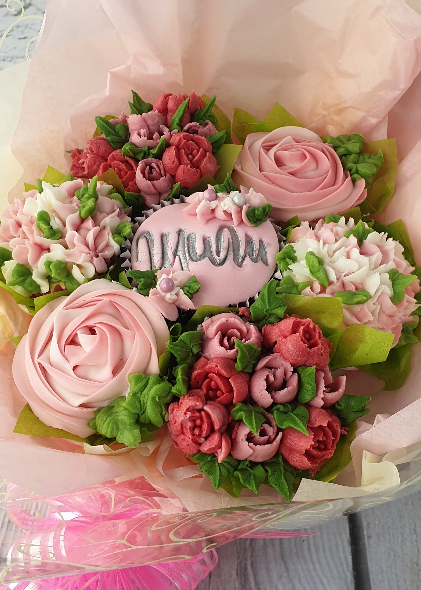 Mother's Day cupcake design 1